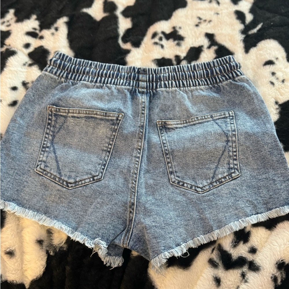 Shorts - Picture 2 of 2